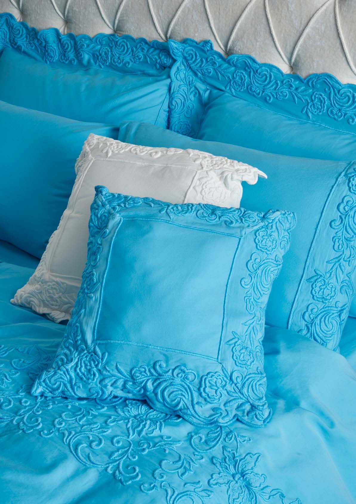 Dune Merveille-Mastro_Raphael-light-blue-white-pillowcases